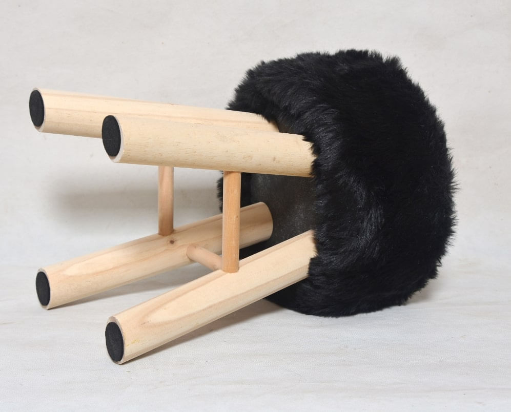 Puff Pelo Baixo 28x40cm Preto Coisas e Coisinhas