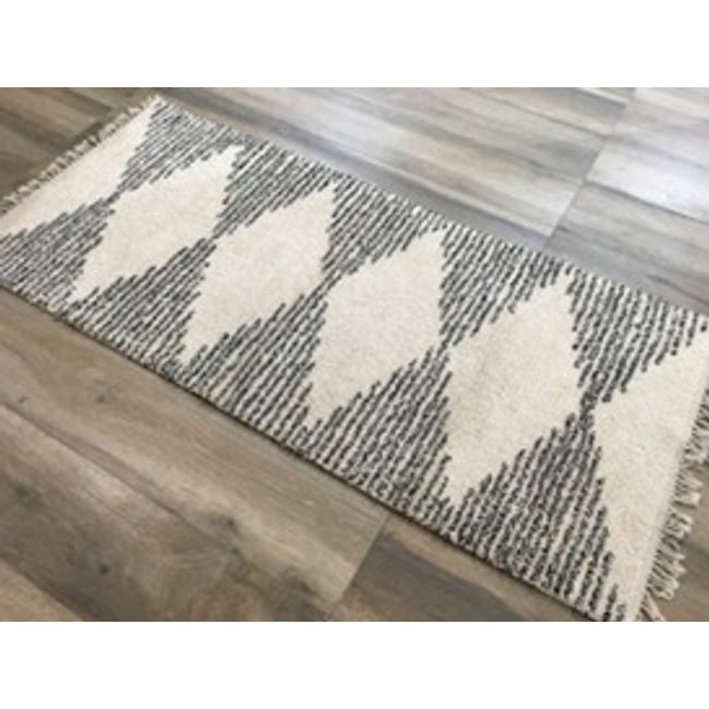 Passadeira-Losangos-Preto-e-Branco-65X140cm-2338378