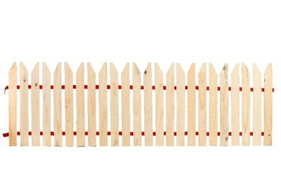 Cerca-esteira-com-stein-em-pinus-50x200cm-marfim-CasaUD-2342618