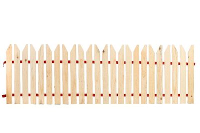 Cerca-esteira-com-stein-em-pinus-50x200cm-marfim-CasaUD-2342618