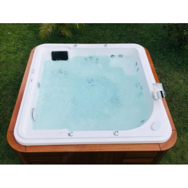 SPA-Harmony-Standard-Linha-Relex-090615-S-5-Lugares-230x120cm-Branco-Ouro-Fino-2361205