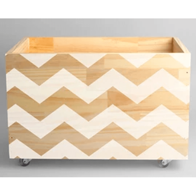 Bau-pinus-com-rodinha-chevron-branco-2422689