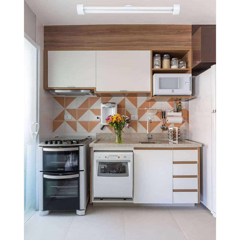 Luminária tubular Barcelona 6X126cm 3XT8 LED acrílico branco Tualux