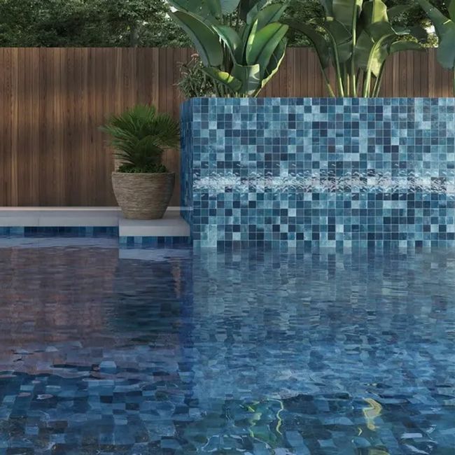 Revestimento Eliane para piscina Noronha Mar Mesh Bold Brilhante C:7,5 cm X L:7,5 cm Azul