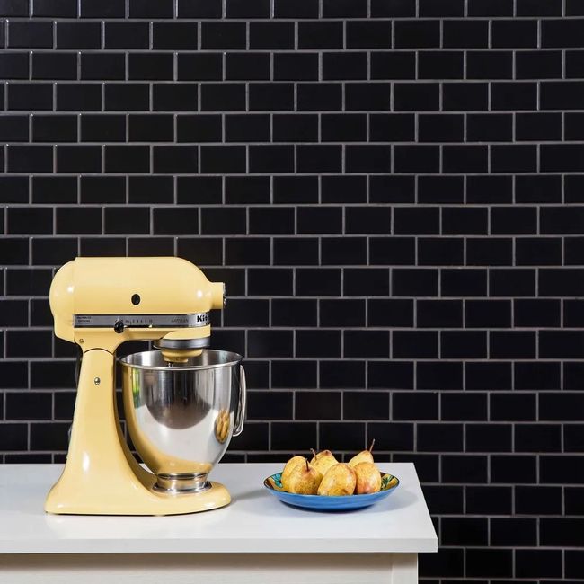 Revestimento Para Piscina Preto Acetinado 5x10 cm Grés Nero J.A. Bold Drop System Atlas