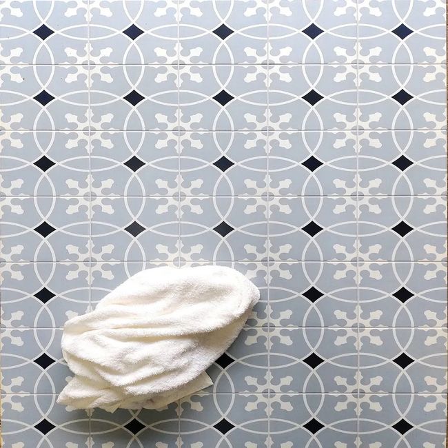 Revestimento Para Piscina Azul e Branco 20x20 cm Grés Rabat Mate Bold Atlas