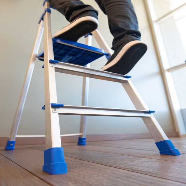 Escada-Domestica-Em-Aluminio-3-Degraus-Tramontina-2626810-1