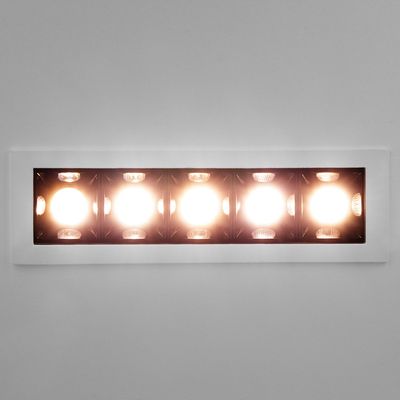 Spot-Iris-Led-Emb-3000K-BrancoPreto-10W-Blumenal-2632934-1