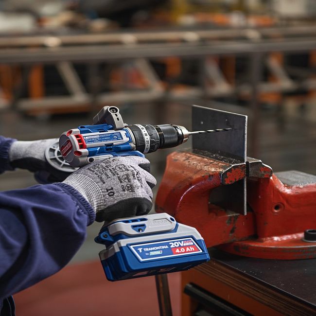 ParafusadeiraFuradeira-De-Impacto-12-13-Mm-20V-96-NM-Brushless-Sem-Bateria-E-Carregador-Tramontina-2634376-1