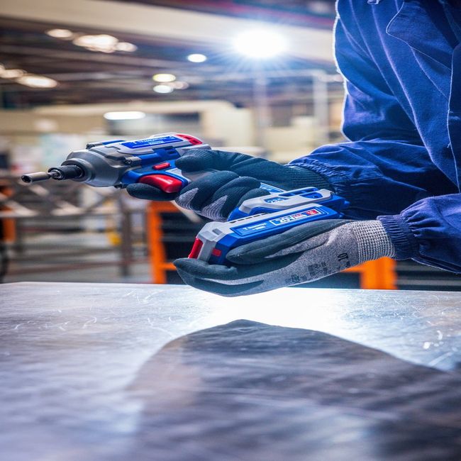 Maleta-Parafusadeira-De-Impacto-14-6-35-Mm-20V-285-NM-Brushless-Com-2-Baterias-20V-De-2-0Ah-Carregador-Tramontina-2634473-1