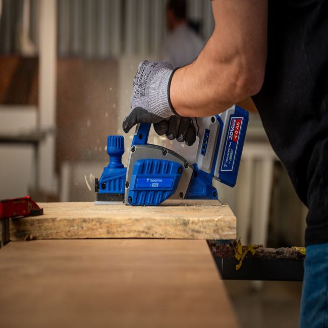 Plaina-20V-14000-Rpm-Brushless-By-Total-Sem-Bateria-E-Carregador-Tramontina-2634767-1