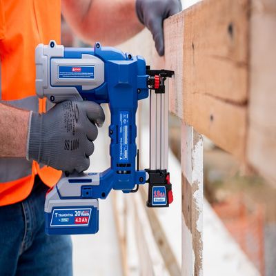 Maleta-Pinador-20V-35-Mm-By-Total-Com-2-Baterias-20V-De-2-0Ah-Carregador-Tramontina-2634740-1