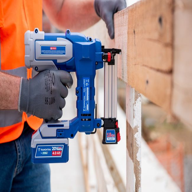 Maleta-Pinador-20V-35-Mm-By-Total-Com-2-Baterias-20V-De-2-0Ah-Carregador-Tramontina-2634740-1