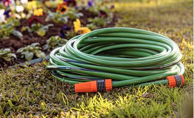 Mangueira-de-Jardim-Flexivel-Listrada-Em-Pvc-Com-Engates-15M-Tramontina-2465400-3