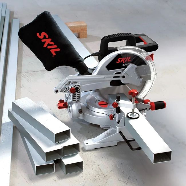 Serra De Esquadria 3310 1800W 220V Disco E Acessórios Skil