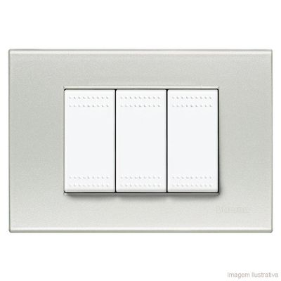 Placa-4x2-3-postos-gialo-perla-Light-Bticino