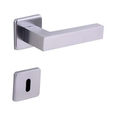 Fechadura-interna-Verona-Quadra-Z-408044-40-ZCE-com-roseta-cromada-escovada-Arouca