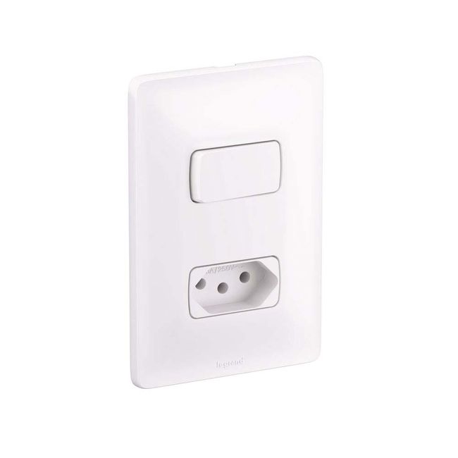 Interruptor-4x2-simples-com-placa-e-tomada-10A-250V-Zeffia-Pial