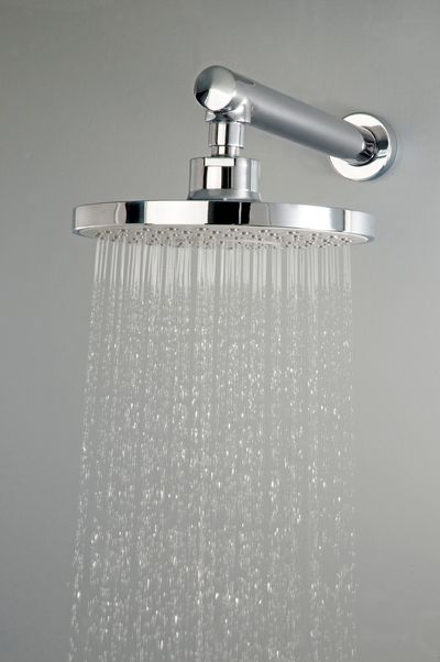 Ducha-fria-Slim-20cm-12303910-de-parede-sem-desviador-cromada-Perflex-1199315