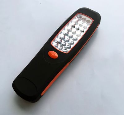 Luminaria-LED-portatil-laranja-e-preta-Prosteel-1540386